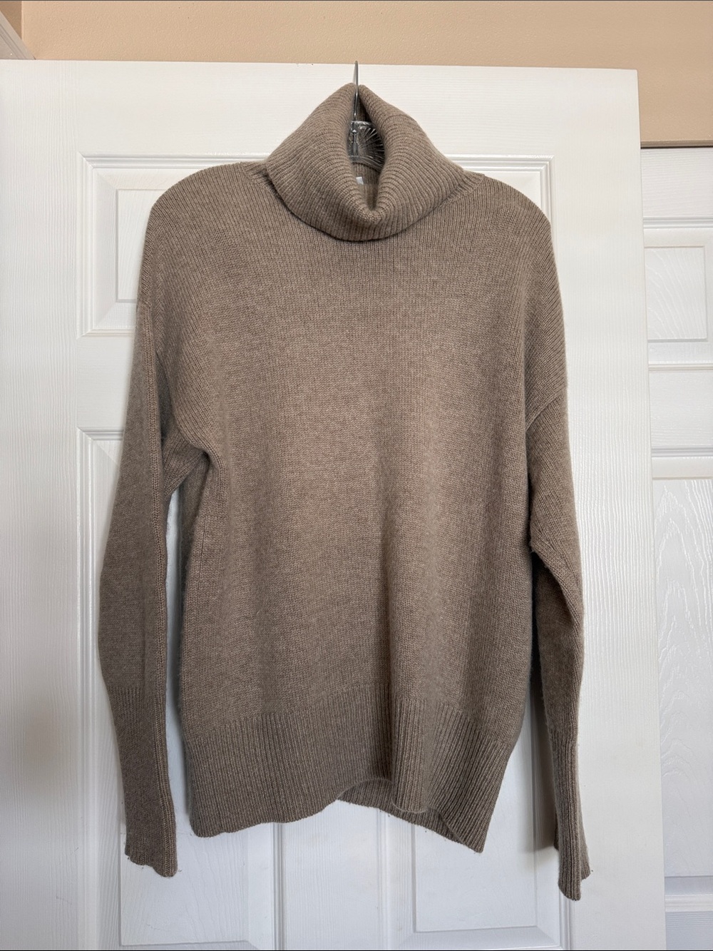 Flat White Taupe Wool Cashmere Turtleneck M